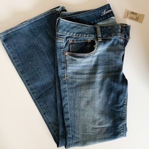 NWT, American Eagle, Flare, Medium Wash, Size 12S